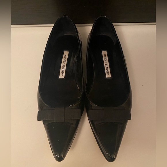 Manolo Blahnik Black Patent Leather Elegant Bow Tie Flat Slip-on Shoes 38 - Picture 2 of 6